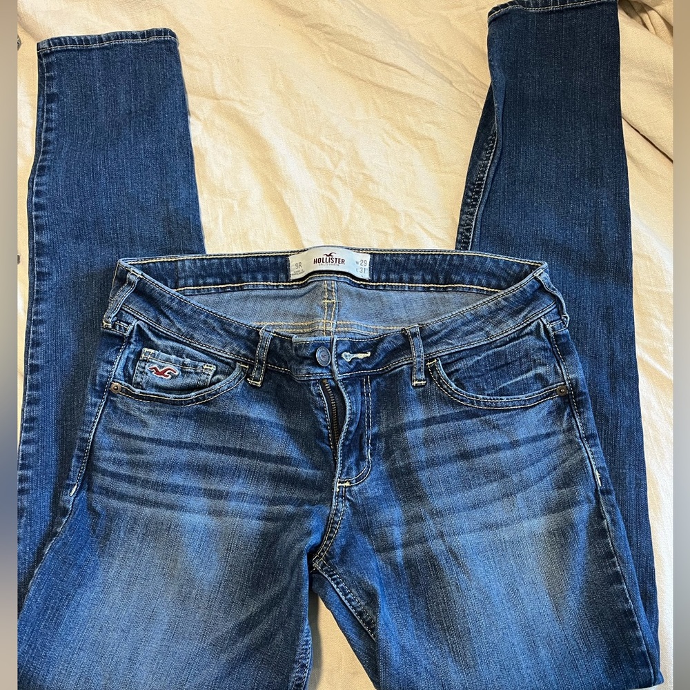 Hollister jeans size 9 regular. Straight leg